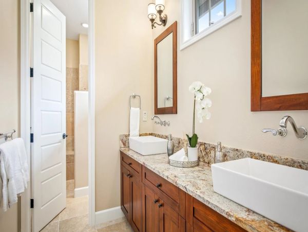 Kailua-Kona Four Bedroom Luxury Vacation Home