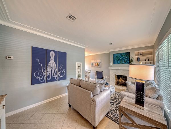 Lido Key Charming Vacation Home Sleeps 6 Close to Beach