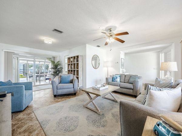 Cape Coral Four Bedroom Luxury Retreat with Caged Pool