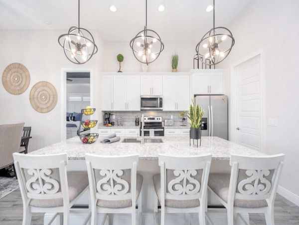 Gorgeous 4 Bedroom Vacation Rental with Private Pool