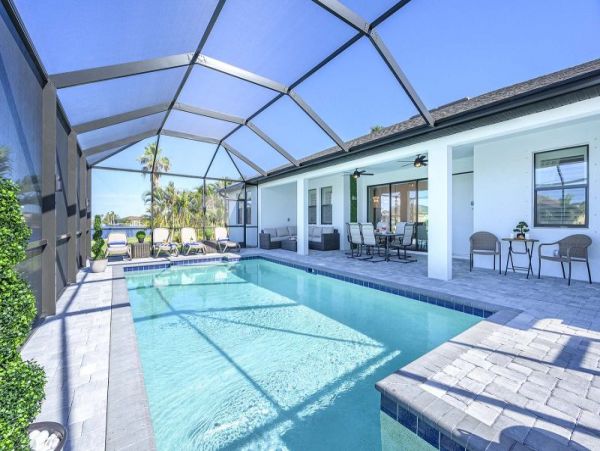 Gorgeous 4 Bedroom Vacation Rental with Private Pool
