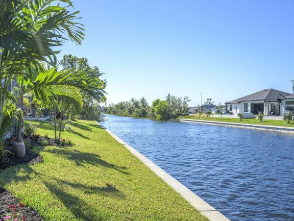 Gorgeous 4 Bedroom Vacation Rental with Private Pool