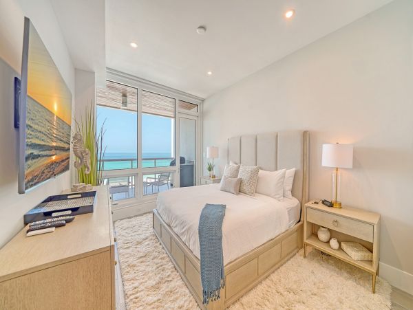 Gulf Front Siesta Key Vacation Condo Three Bedroom