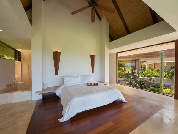 Tastefully Decorated Six Bedroom vacation Rental Kilauea