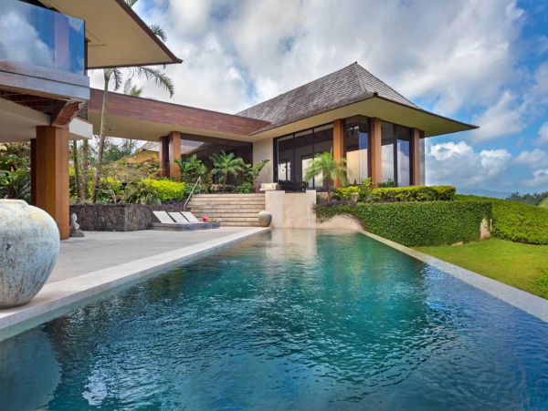 Tastefully Decorated Six Bedroom vacation Rental Kilauea