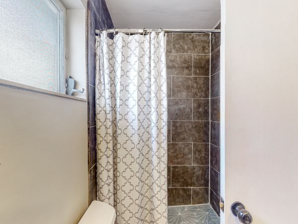 Canal-Front Vacation Home 3 Bedrooms in Oakland Park