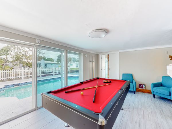 Canal-Front Vacation Home 3 Bedrooms in Oakland Park