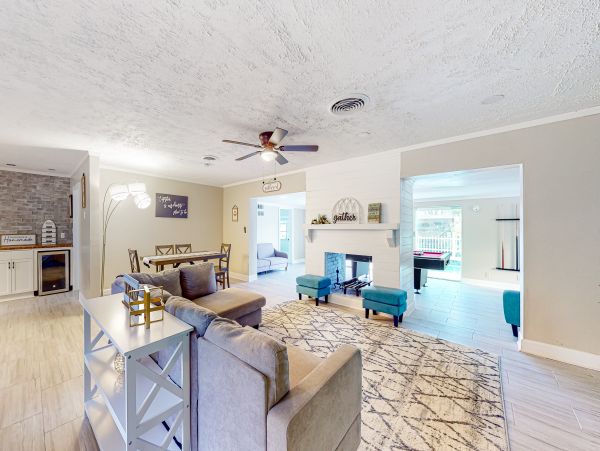 Canal-Front Vacation Home 3 Bedrooms in Oakland Park