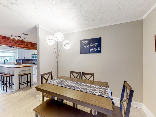Canal-Front Vacation Home 3 Bedrooms in Oakland Park