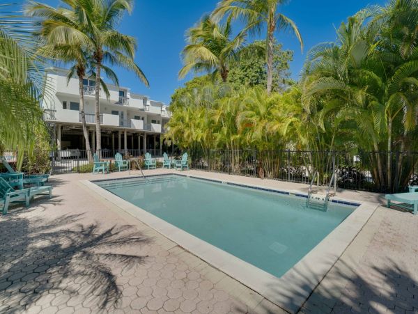 Luxury Gulf Front Two Bedrooms Condo