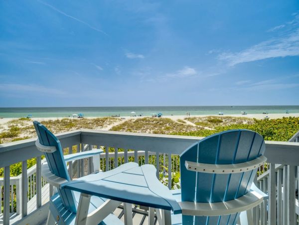 Luxury Gulf Front Two Bedrooms Condo