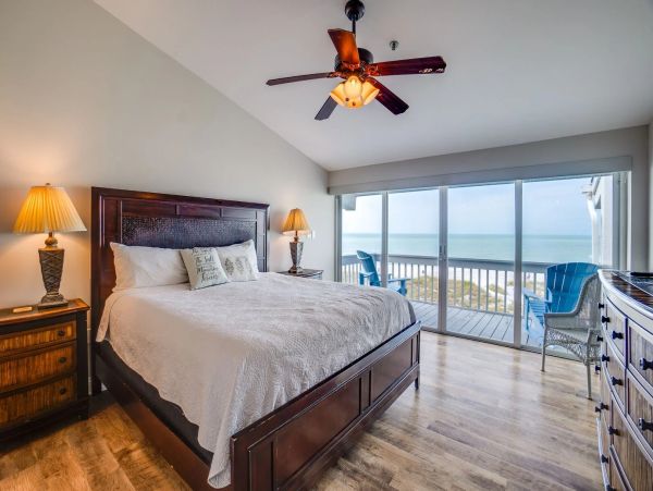 Luxury Gulf Front Two Bedrooms Condo