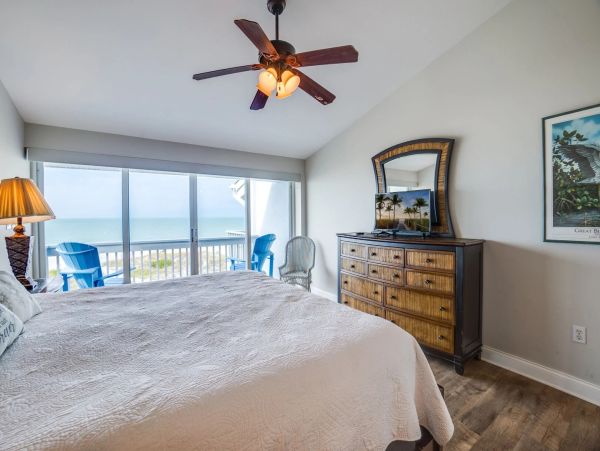 Luxury Gulf Front Two Bedrooms Condo