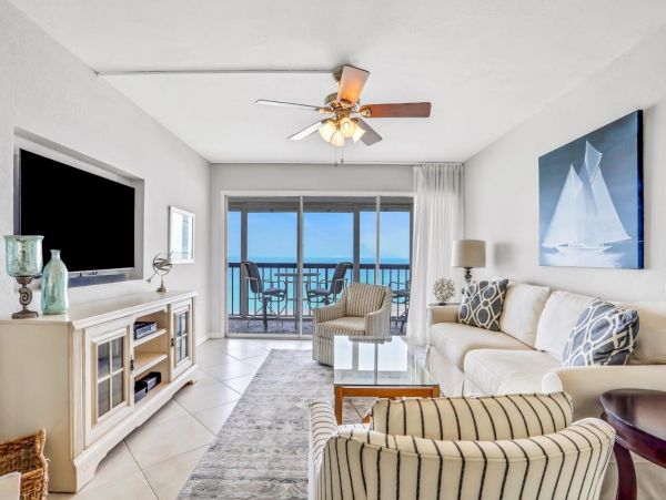 Beachfront Two Bedroom Vacation Condo in Indian Shores