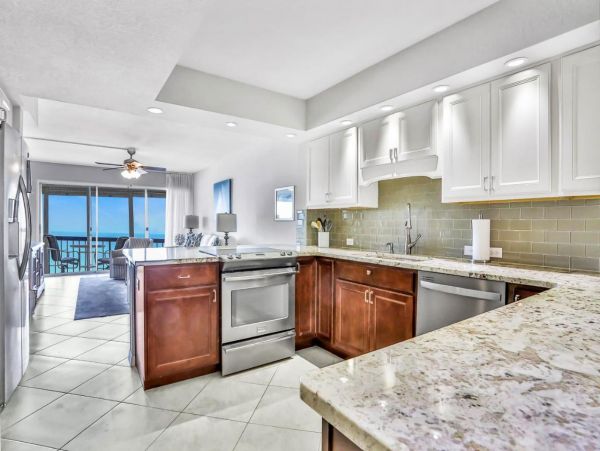Beachfront Two Bedroom Vacation Condo in Indian Shores