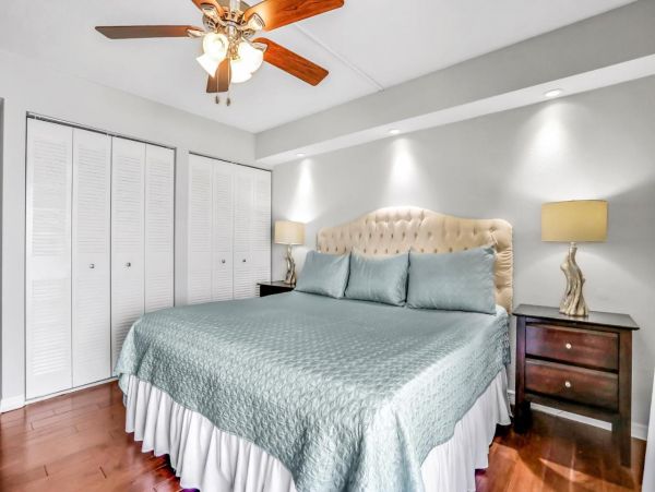 Beachfront Two Bedroom Vacation Condo in Indian Shores