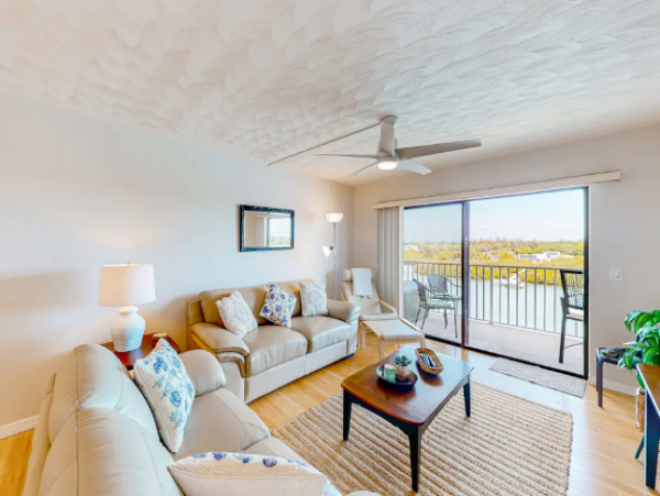 Indian Shores Condo with 2 Bedrooms with & Gulf views