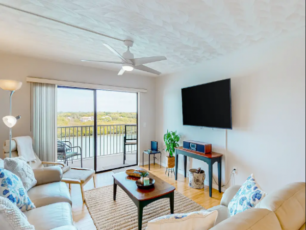 Indian Shores Condo with 2 Bedrooms with & Gulf views