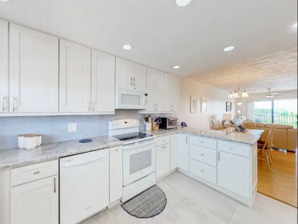 Indian Shores Condo with 2 Bedrooms with & Gulf views