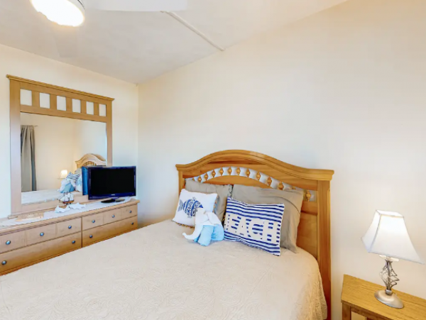 Indian Shores Condo with 2 Bedrooms with & Gulf views