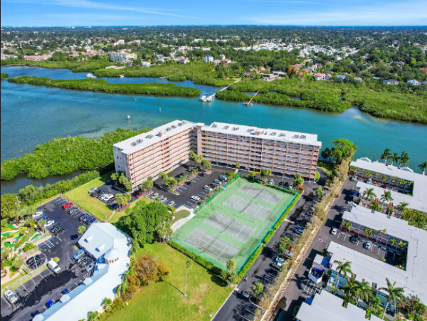 Indian Shores Condo with 2 Bedrooms with & Gulf views