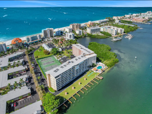 Indian Shores Condo with 2 Bedrooms with & Gulf views