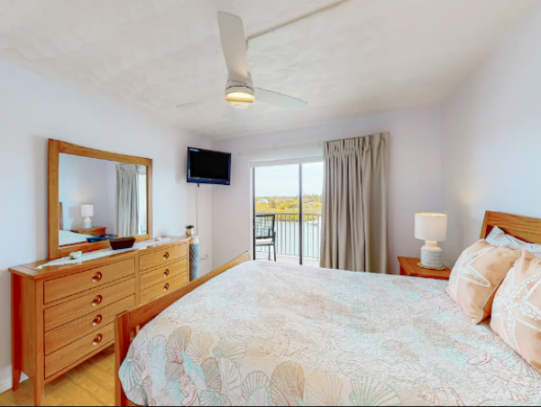 Indian Shores Condo with 2 Bedrooms with & Gulf views