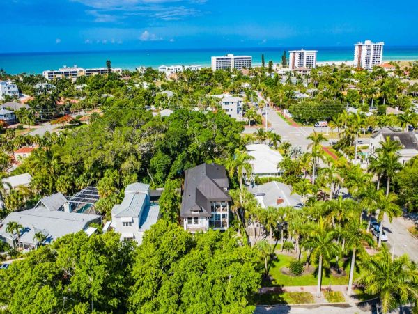 Stunning Vacation Rental with 7 Bedrooms in Lido Key