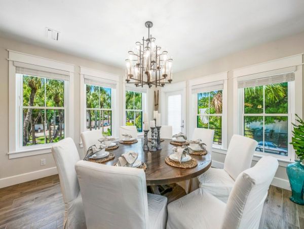 Stunning Vacation Rental with 7 Bedrooms in Lido Key