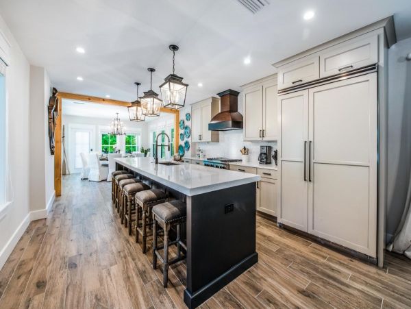 Stunning Vacation Rental with 7 Bedrooms in Lido Key
