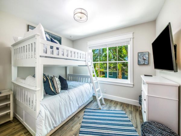 Stunning Vacation Rental with 7 Bedrooms in Lido Key