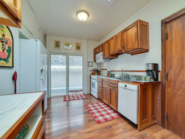 Gorgeous 5 Bedroom Pool Home in Lahaina Close to Beach
