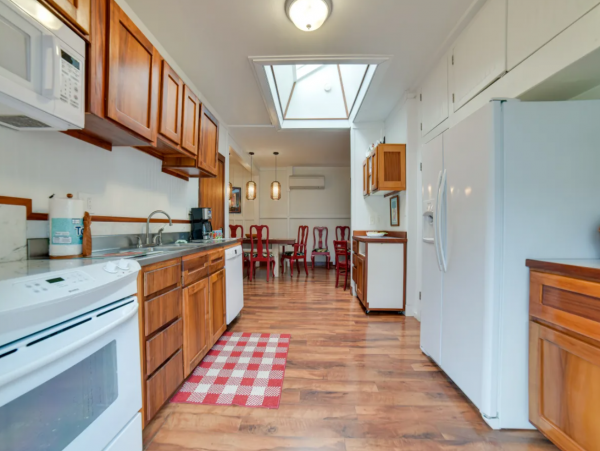 Gorgeous 5 Bedroom Pool Home in Lahaina Close to Beach