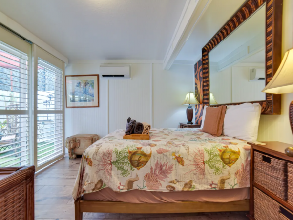 Gorgeous 5 Bedroom Pool Home in Lahaina Close to Beach