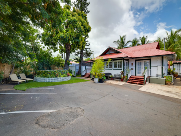 Gorgeous 5 Bedroom Pool Home in Lahaina Close to Beach