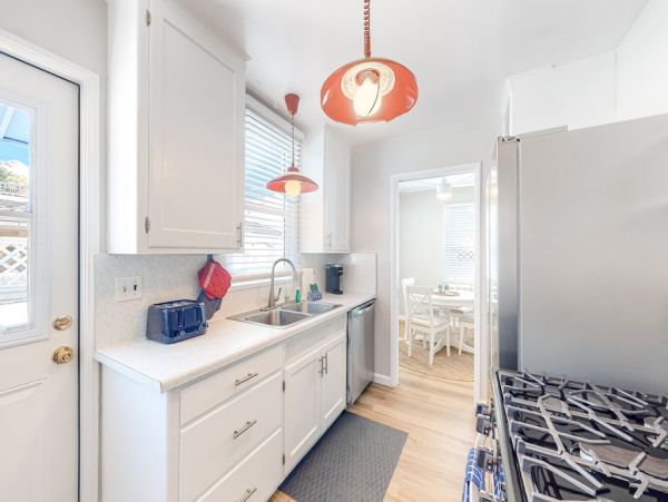 La Jolla Hideaway Walking Distance To Beach For 6 Guests