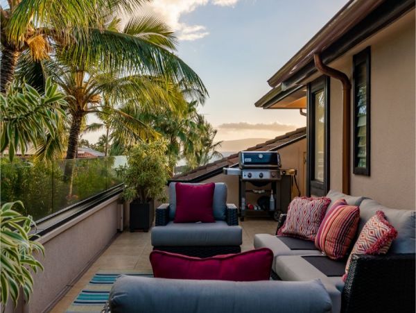 Oceanfront Vacation Condo in Kihei Sleeps 10 Guests