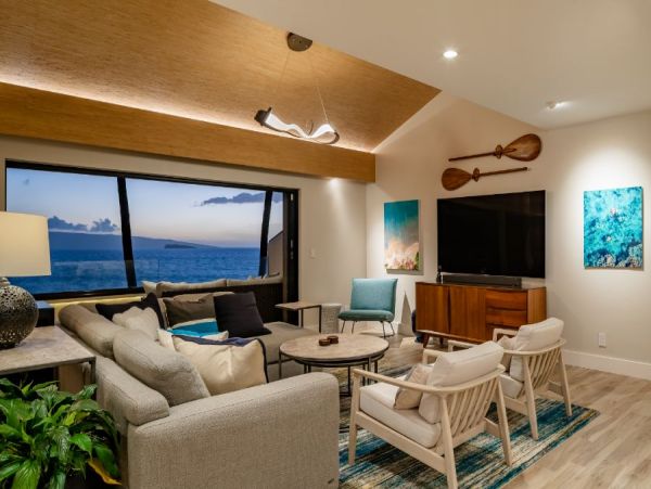 Oceanfront Vacation Condo in Kihei Sleeps 10 Guests