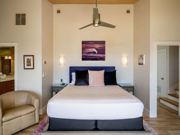 Oceanfront Vacation Condo in Kihei Sleeps 10 Guests