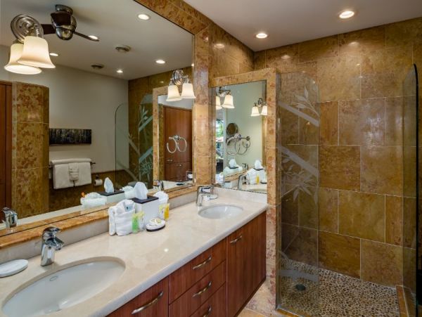 Oceanfront Vacation Condo in Kihei Sleeps 10 Guests