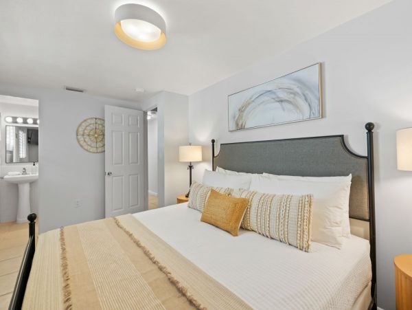 Lido Key Vacation Rental - Sarasota Beach House near St. Armands