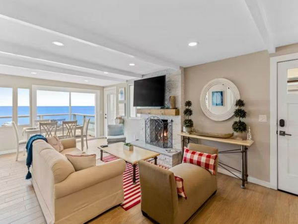 Charming Vacation Duplex in Dana Point Close to Beach Sleeps 6
