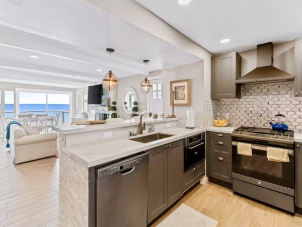 Charming Vacation Duplex in Dana Point Close to Beach Sleeps 6