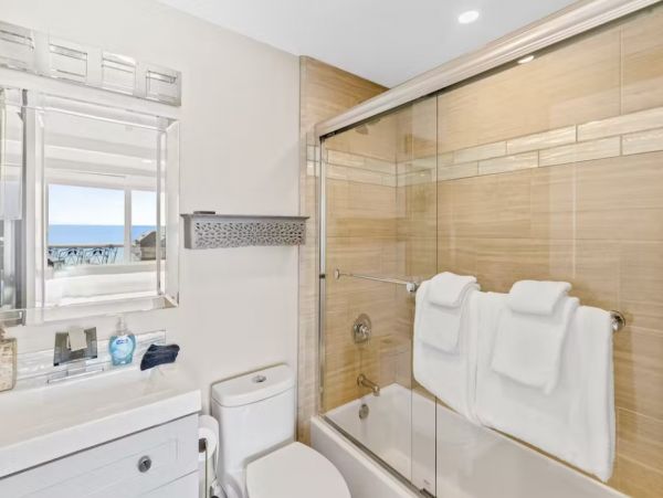 Charming Vacation Duplex in Dana Point Close to Beach Sleeps 6