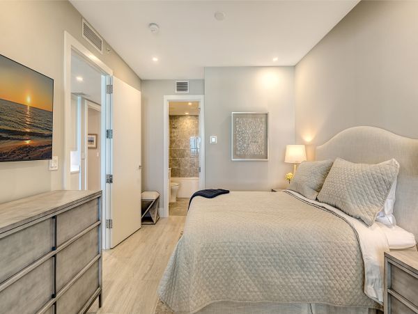On Beach Luxury Vacation Condo Three Bedroom