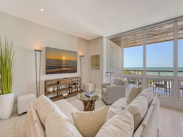 On Beach Luxury Vacation Condo Three Bedroom