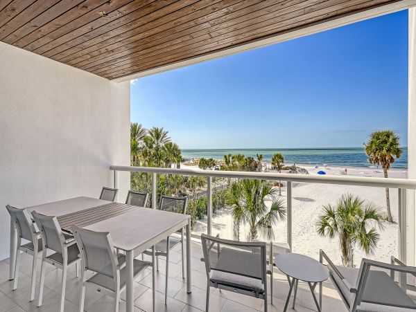 On Beach Luxury Vacation Condo Three Bedroom
