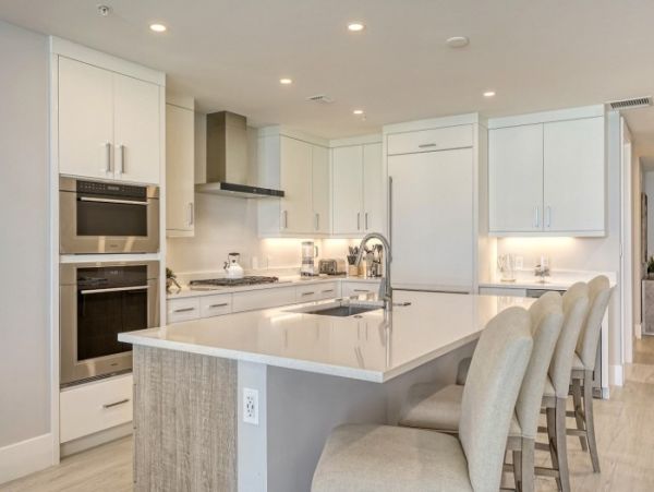 On Beach Luxury Vacation Condo Three Bedroom