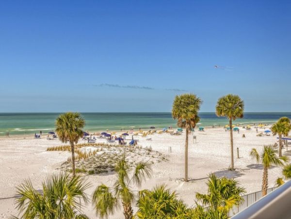 On Beach Luxury Vacation Condo Three Bedroom