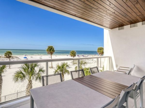 On Beach Luxury Vacation Condo Three Bedroom
